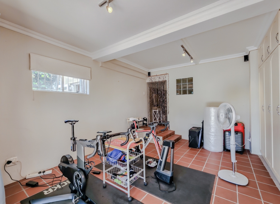 4 Bedroom Property for Sale in Oranjezicht Western Cape